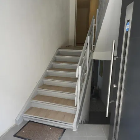 Apartamento Helle 1-zimmer-apartment, In Der Naehe Von Bahnhof *