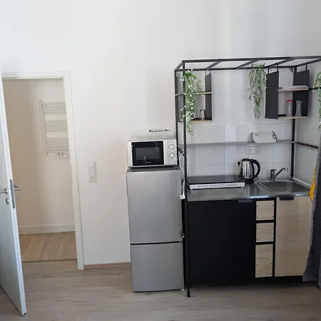 Apartamento Helle 1-zimmer-apartment, In Der Naehe Von Bahnhof