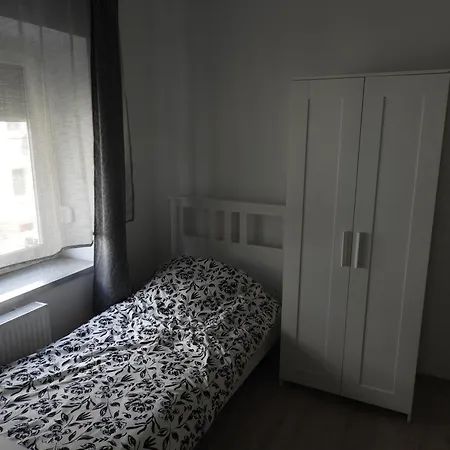 Apartament Helle 1-zimmer-apartment, In Der Naehe Von Bahnhof